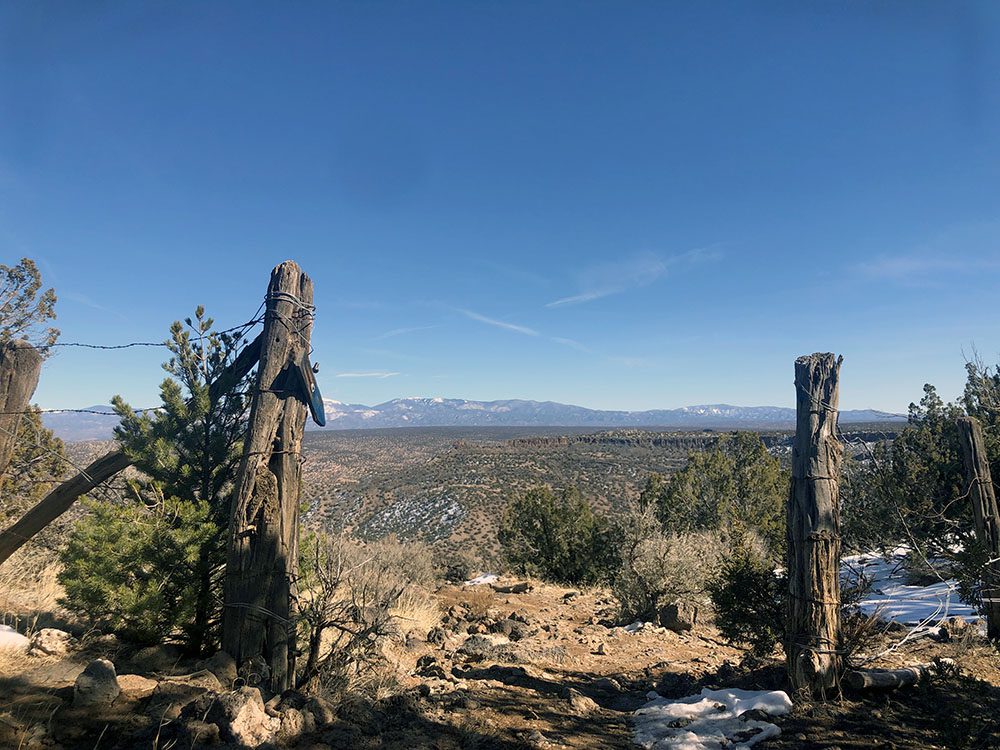 the blue dot trailhead in white rock